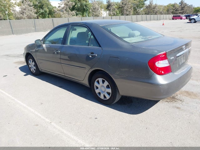 2004 Toyota CAMRY LE photo 3