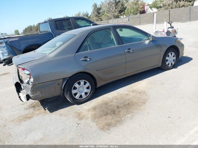2004 Toyota CAMRY LE photo 4
