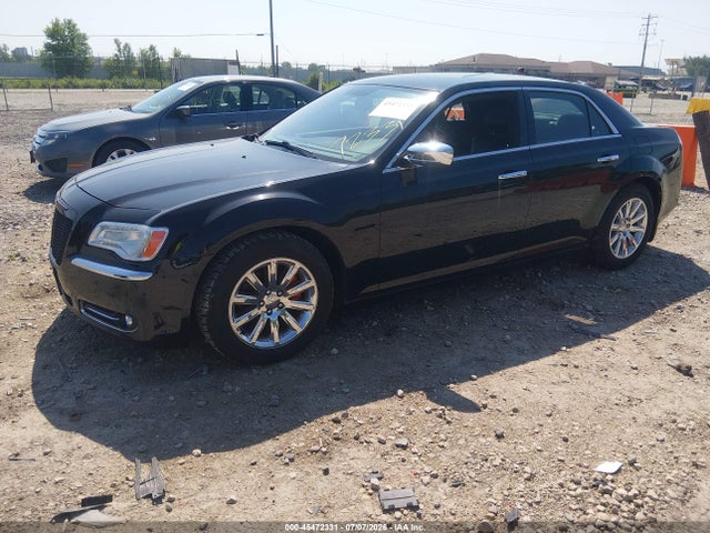 2013 Chrysler 300C — фото 2