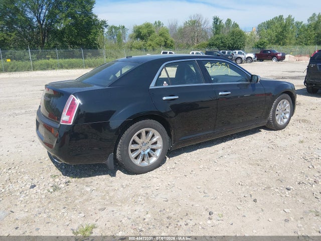 2013 Chrysler 300C — фото 4