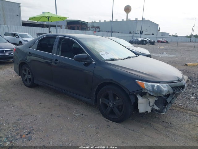 2012 TOYOTA CAMRY SE