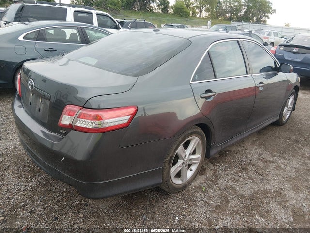 2010 Toyota CAMRY SE photo 4