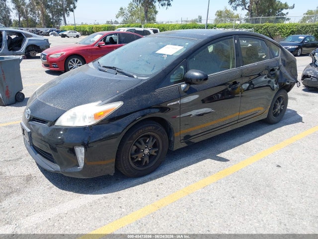 صورة 2 لـ 2013 Toyota PRIUS THREE