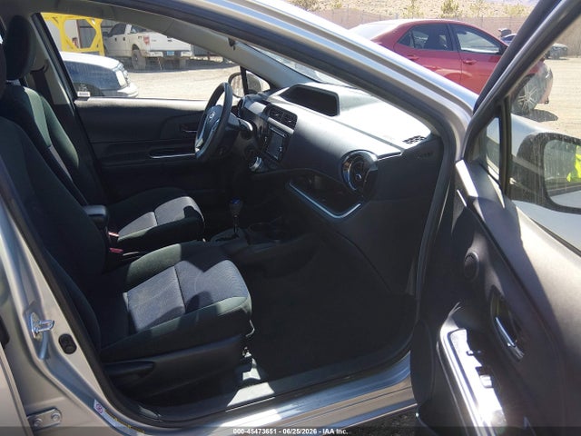 2015 Toyota PRIUS C TWO 照片 5