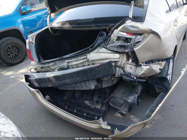 2012 Toyota CAMRY HYBRID XLE photo 6