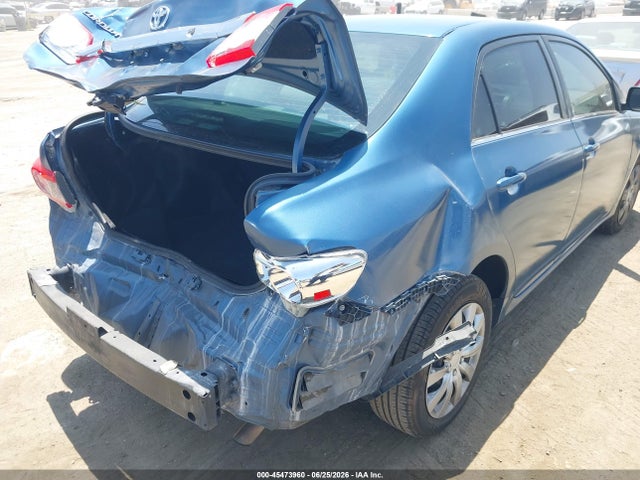 2013 Toyota COROLLA LE photo 6