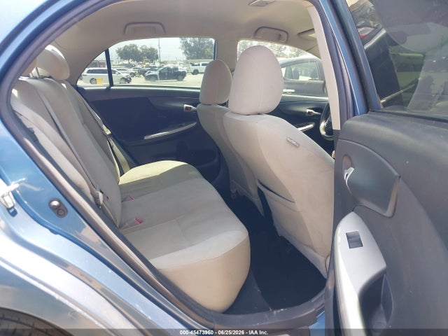2013 Toyota COROLLA LE photo 8