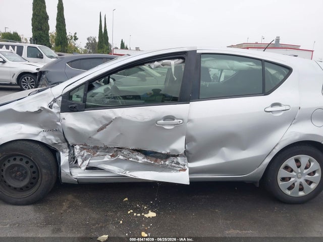 صورة مصغرة 15 لـ 2012 Toyota PRIUS C TWO