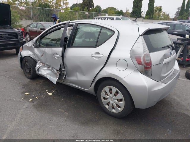 صورة 3 لـ 2012 Toyota PRIUS C TWO