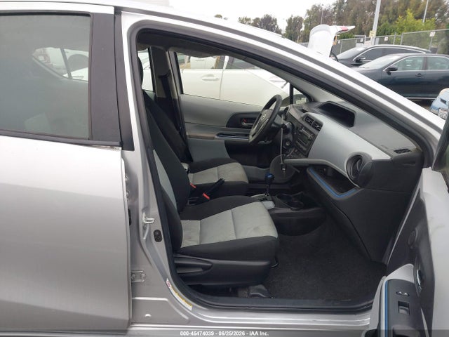 صورة 5 لـ 2012 Toyota PRIUS C TWO
