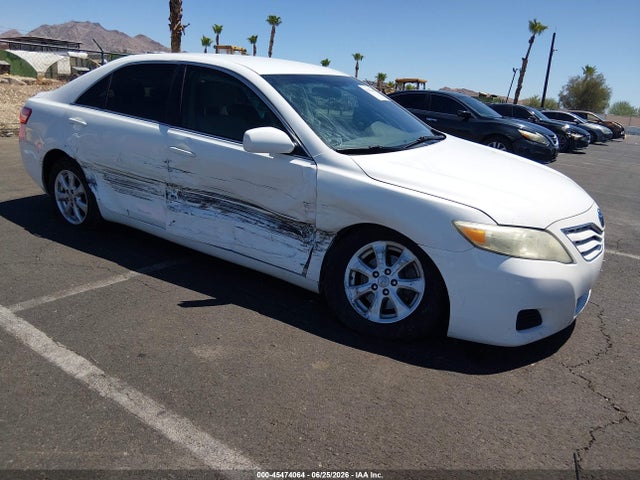 2011 Toyota CAMRY LE 照片 1