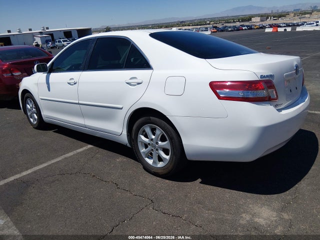 2011 Toyota CAMRY LE 照片 3