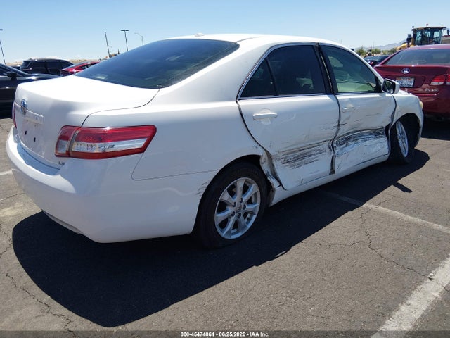 2011 Toyota CAMRY LE 照片 4