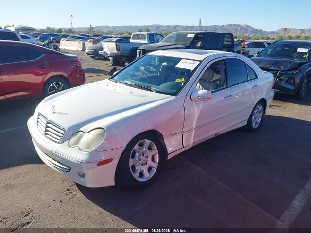صورة 2 لـ 2005 Mercedes-BENZ C 240 LUXURY
