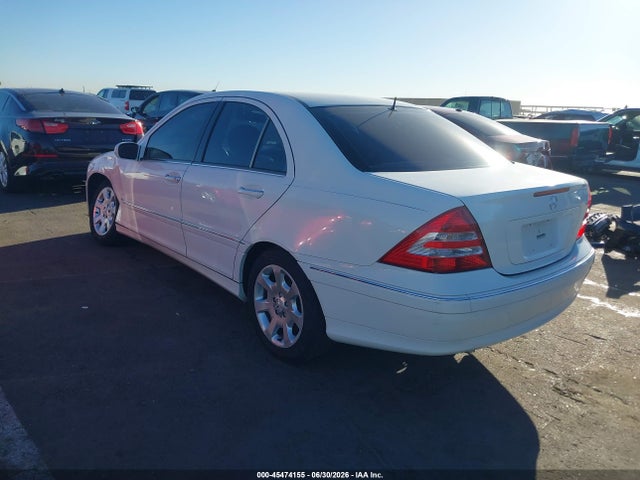 صورة 3 لـ 2005 Mercedes-BENZ C 240 LUXURY