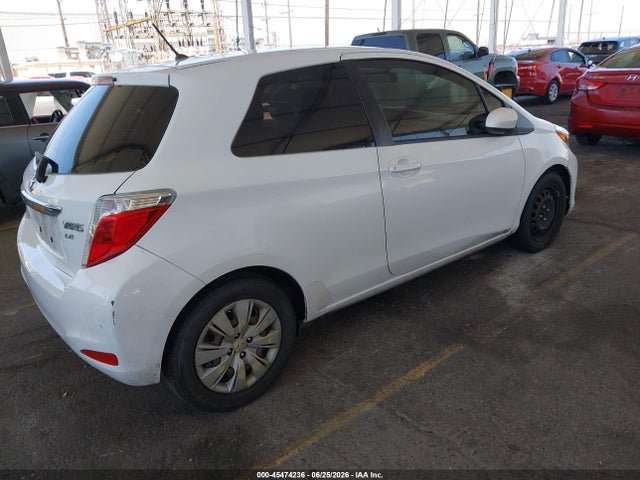 2012 Toyota YARIS LE — фото 4