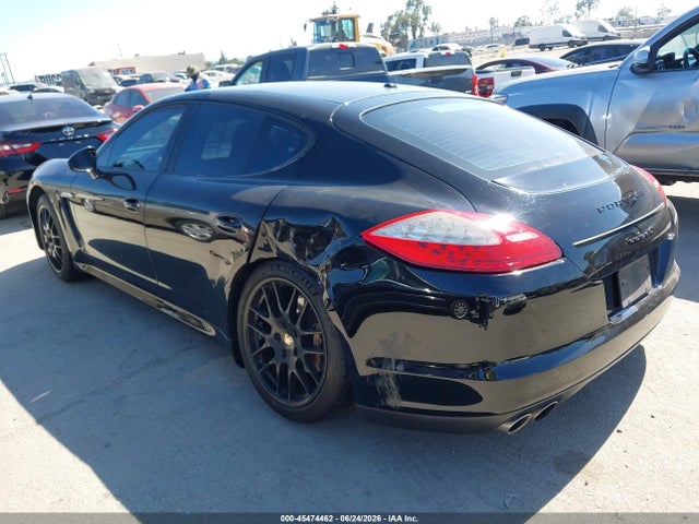 صورة 3 لـ 2011 Porsche PANAMERA 4S