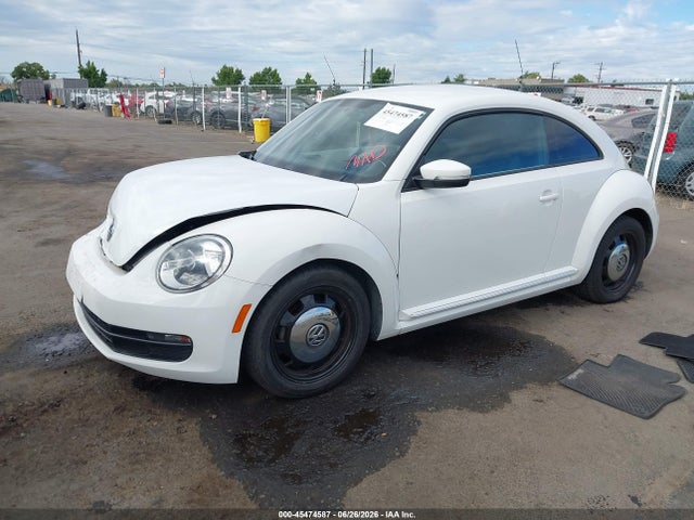 2014 Volkswagen BEETLE 2.5L thumbnail 2
