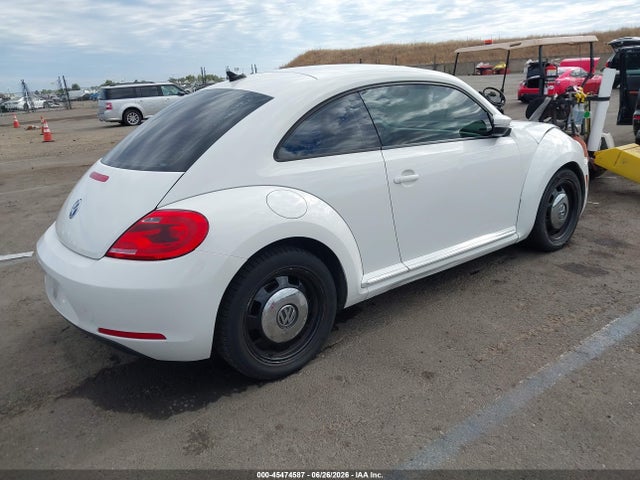 2014 Volkswagen BEETLE 2.5L thumbnail 4