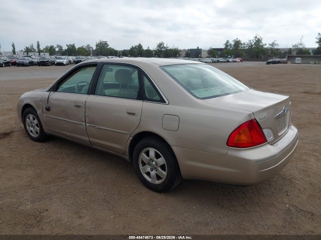 2002 Toyota AVALON XL photo 3