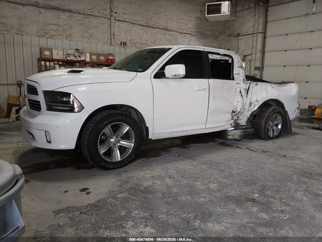 2015 RAM 1500 SPORT — фото 2