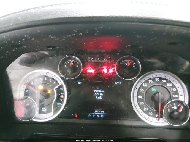2015 RAM 1500 SPORT — фото 7