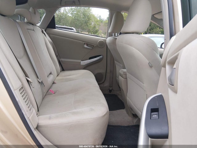 صورة 8 لـ 2010 Toyota PRIUS III
