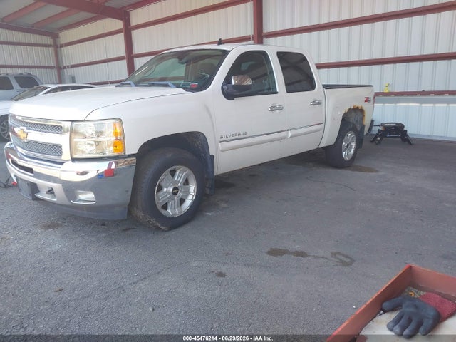 2013 Chevrolet SILVERADO 1500 LT 照片 2