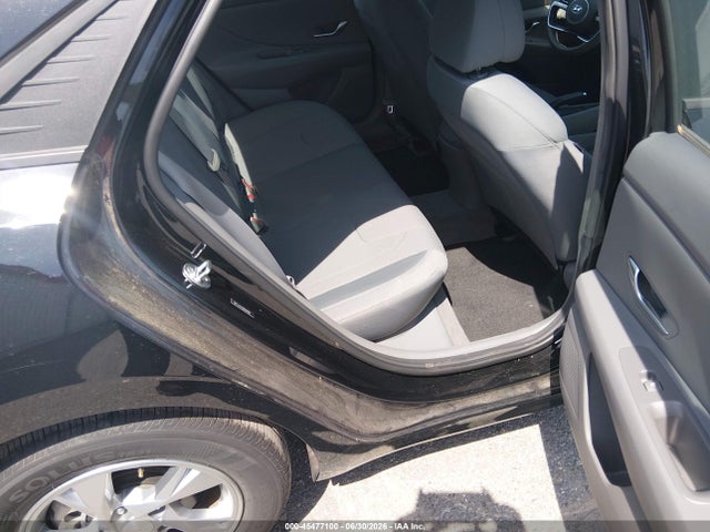 2021 Hyundai ELANTRA SE 照片 8