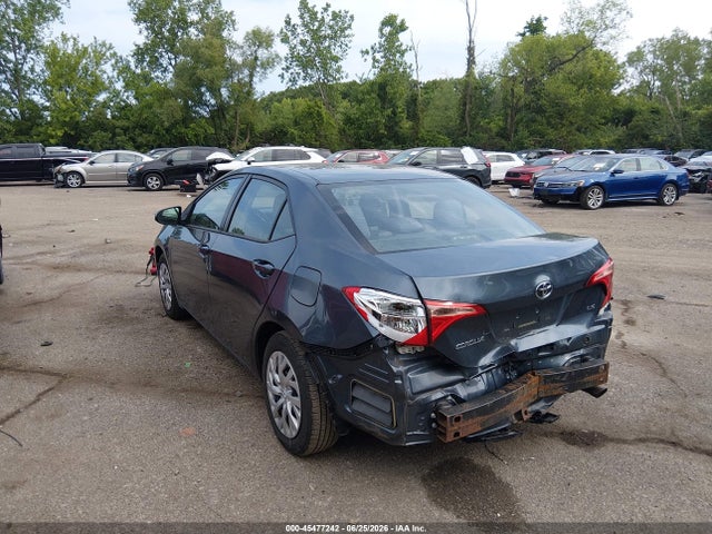 2018 Toyota COROLLA LE photo 3