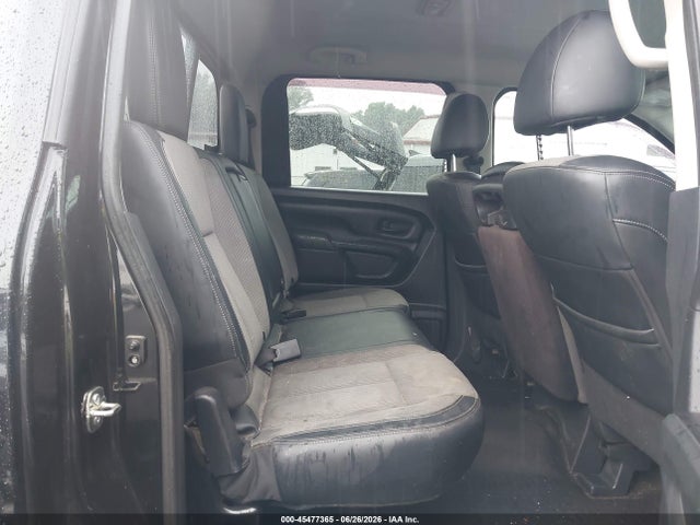 صورة 8 لـ 2017 Nissan TITAN S