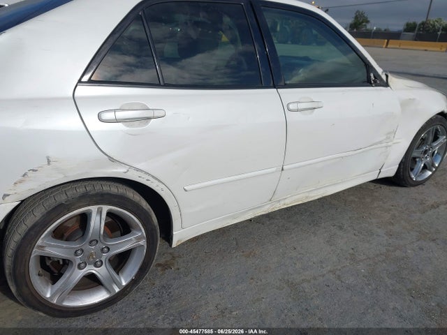 2004 Lexus IS 300 — миниатюра 16