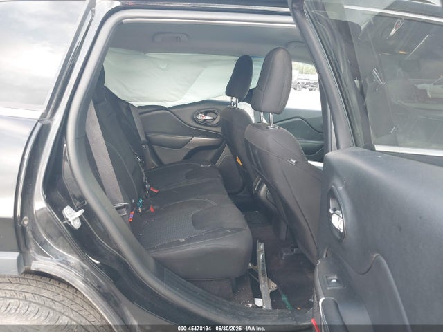 2019 JEEP CHEROKEE LATITUDE FWD 8