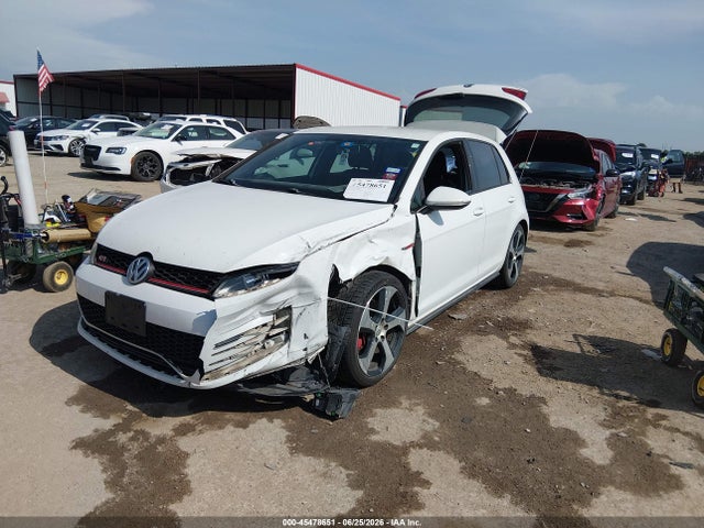 صورة 2 لـ 2015 Volkswagen GOLF GTI 2.0T S 4-DOOR