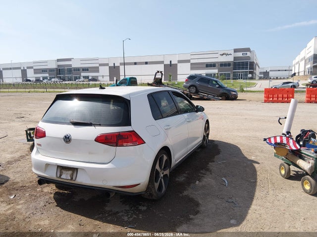 صورة 4 لـ 2015 Volkswagen GOLF GTI 2.0T S 4-DOOR