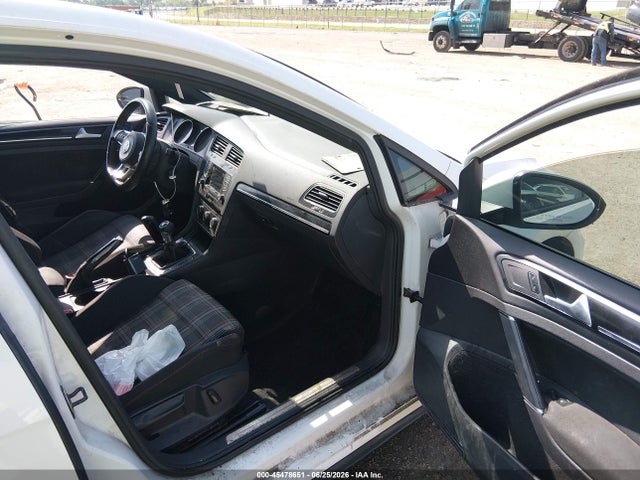 صورة 5 لـ 2015 Volkswagen GOLF GTI 2.0T S 4-DOOR