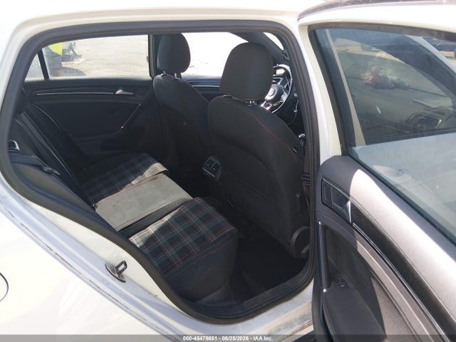 صورة 8 لـ 2015 Volkswagen GOLF GTI 2.0T S 4-DOOR