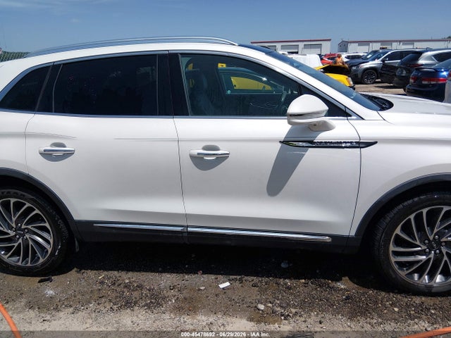 2019 LINCOLN NAUTILUS RESERVE 13