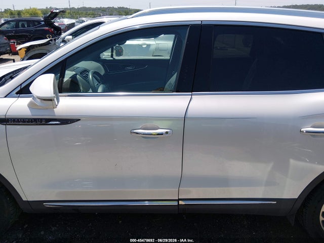 2019 LINCOLN NAUTILUS RESERVE 14