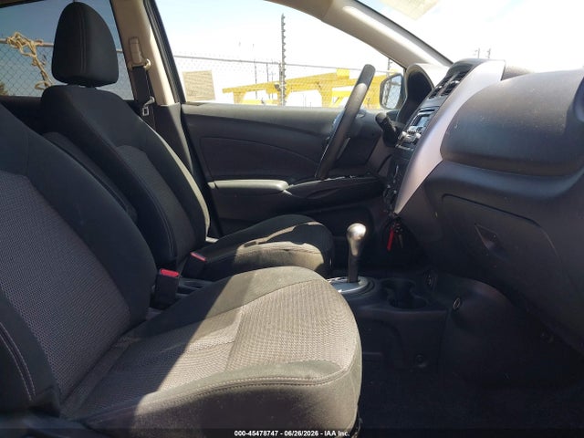 2018 Nissan VERSA 1.6 SV 照片 5