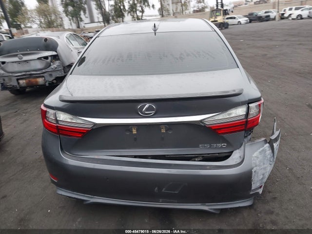 2016 Lexus ES 350 — миниатюра 16