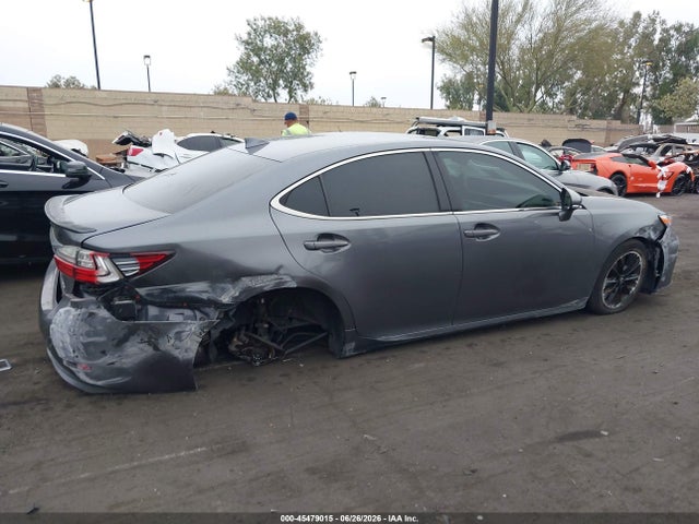 صورة 6 لـ 2016 Lexus ES 350