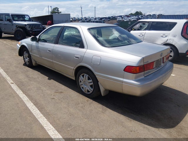 2000 Toyota CAMRY LE 照片 3