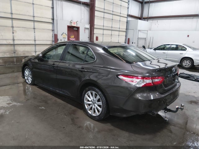 2018 Toyota CAMRY LE — фото 3