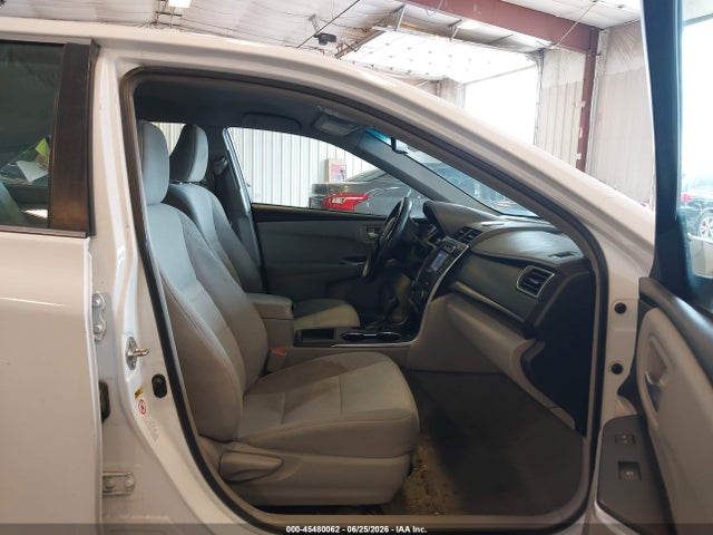 2015 Toyota CAMRY LE photo 5
