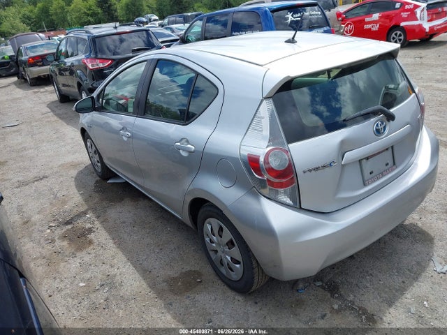 2013 Toyota PRIUS C TWO 照片 3