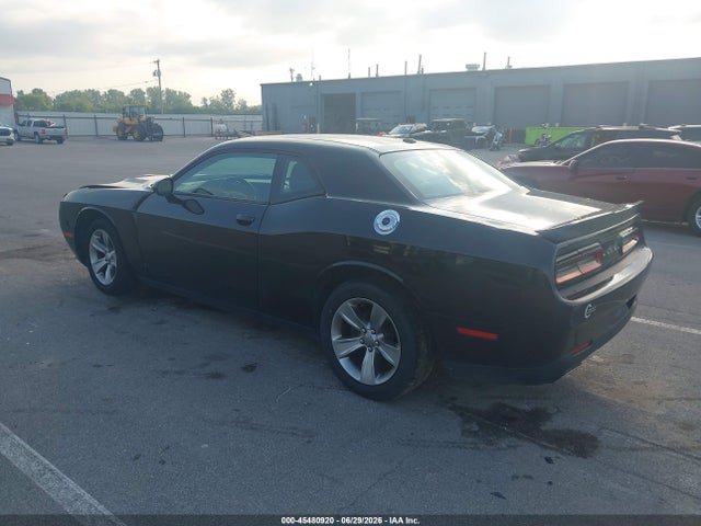 2019 Dodge CHALLENGER SXT — фото 3