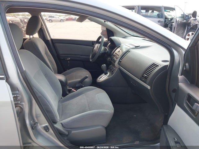 2010 Nissan SENTRA 2.0 照片 5