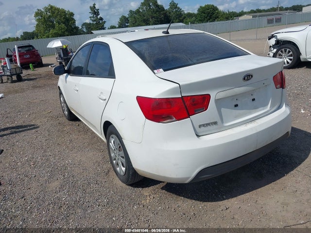 2010 KIA FORTE LX photo 3
