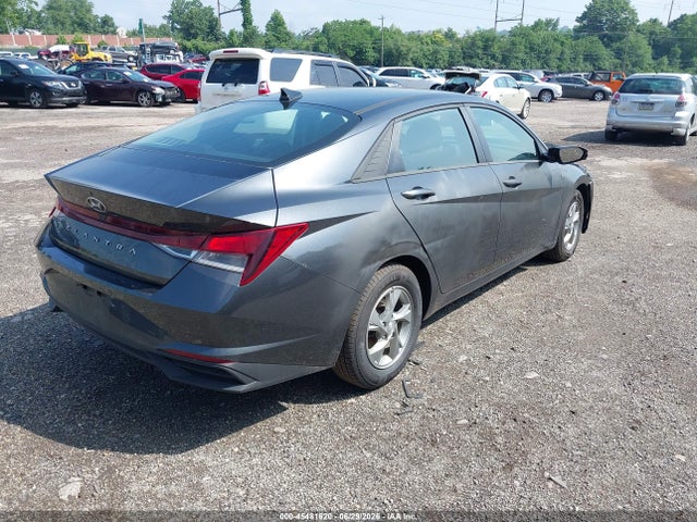 صورة 4 لـ 2023 Hyundai ELANTRA SE